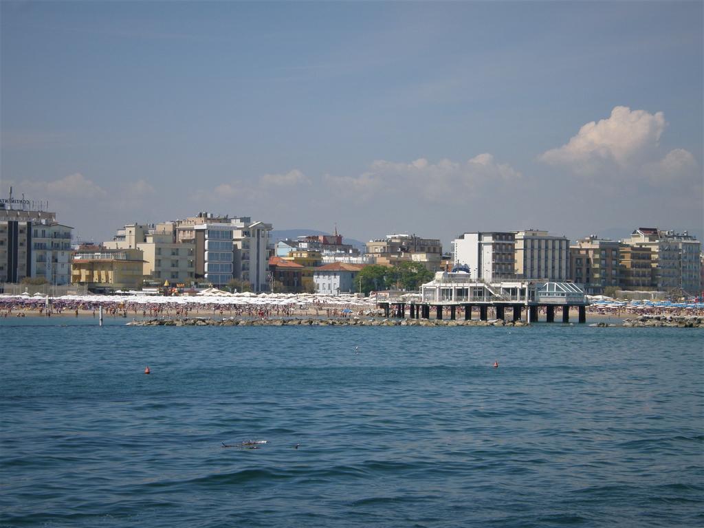 Hotel Augusta Gabicce Mare Exterior photo