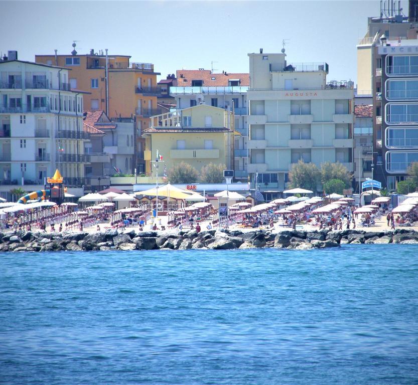 Hotel Augusta Gabicce Mare Exterior photo